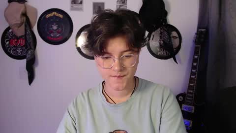 Sophie online show from December 16, 1:44 am