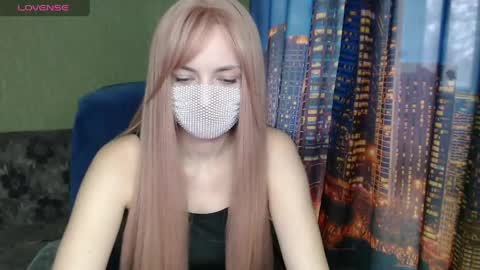 Sophie online show from April 18, 9:12 am