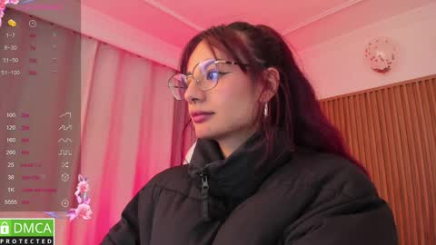 Snapshot of sophiecherry_ chatting on October 10, 5:34 am Sophie IG sophiecherry es online show from October 10, 5:34 am