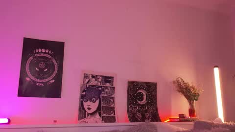 Sophiee  online show from February 24, 5:06 am