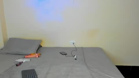 sophiee veryhot online show from March 31, 6:13 am