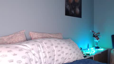 sophieleroux online show from January 11, 9:31 pm