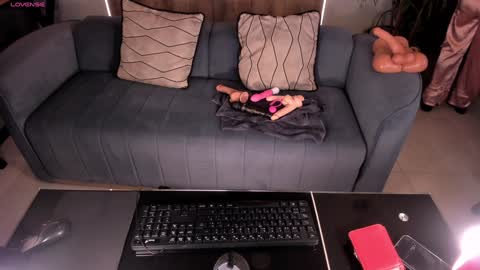 Sophie  Palmer online show from February 2, 1:19 pm