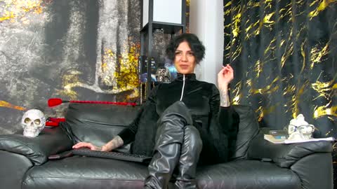 SophiePriestess online show from December 4, 4:05 pm