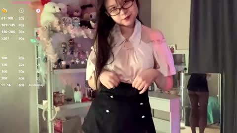 lily online show from November 24, 7:27 pm