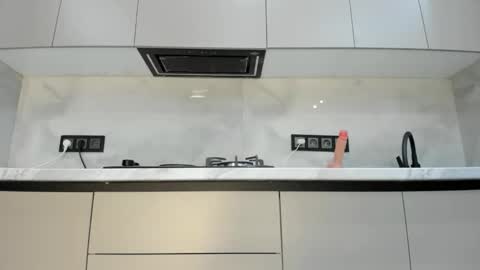 Mia online show from October 3, 2:38 am