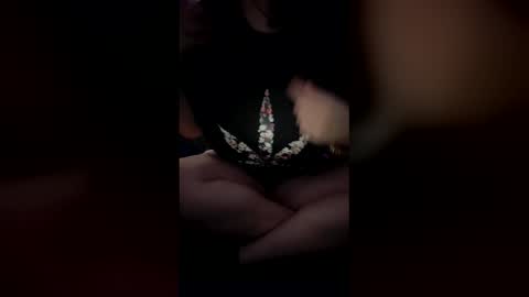 Mochi online show from April 22, 8:28 pm