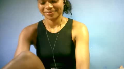 sourayaa online show from April 13, 3:57 pm