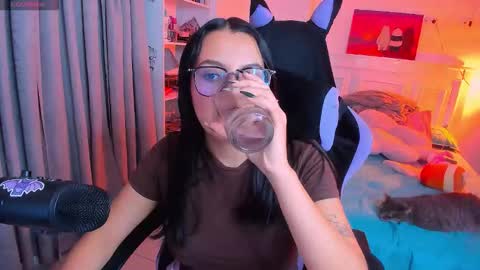 Lili online show from November 18, 4:13 am