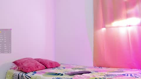 Instagram Soyamandaa  1 online show from February 7, 7:38 pm