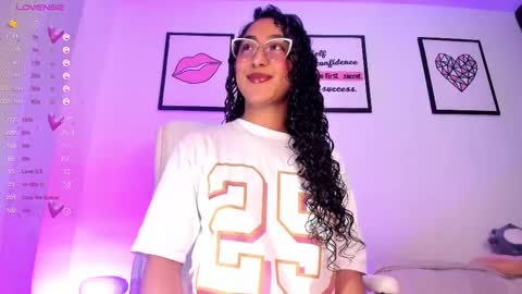 Juliana online show from March 7, 9:27 pm