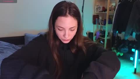 Snapshot of space_x_roxy chatting on March 3, 5:15 pm Roxy online show from March 3, 5:15 pm