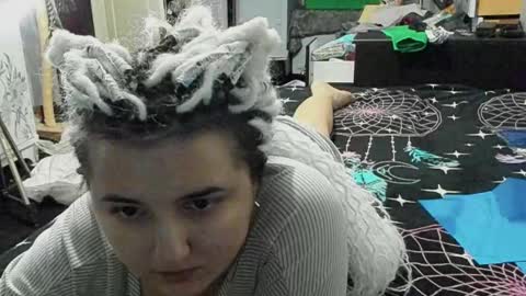 Snapshot of spanking_girls chatting on January 17, 11:29 pm Evgenia online show from January 17, 11:29 pm