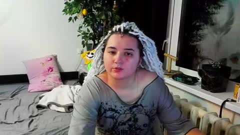 Snapshot of spanking_girls chatting on January 5, 12:20 am Evgenia online show from January 5, 12:20 am