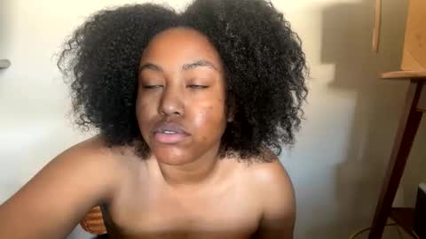 spoilprincesschloee online show from May 23, 11:47 pm