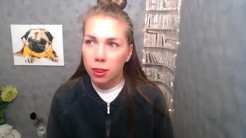 Snapshot of sport_tall_karina chatting on March 6, 7:47 am Karina online show from March 6, 7:47 am