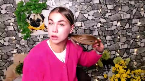 Snapshot of sport_tall_karina chatting on October 16, 7:11 am Karina online show from October 16, 7:11 am