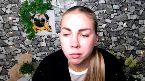 Snapshot of sport_tall_karina chatting on October 7, 9:57 am Karina online show from October 7, 9:57 am