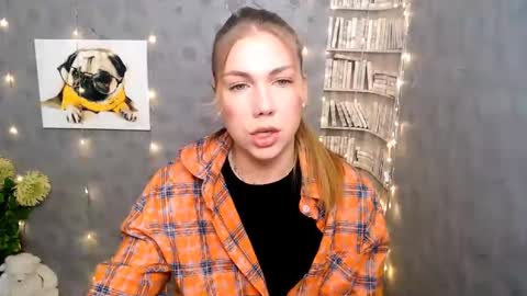 Snapshot of sport_tall_karina chatting on February 4, 9:07 am Karina online show from February 4, 9:07 am