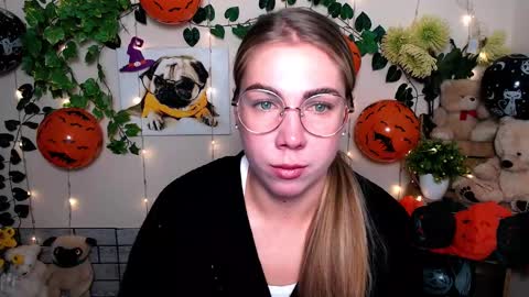 Snapshot of sport_tall_karina chatting on October 27, 8:54 am Karina online show from October 27, 8:54 am