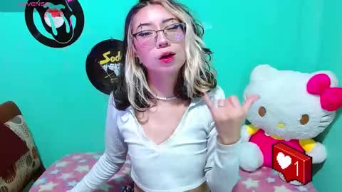 Snapshot of squirt_charlotte chatting on December 3, 4:35 am HELLO WELCOME MY NAME IS CHARLOTTE OY A NEW GIRL online show from December 3, 4:35 am