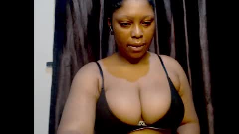 Snapshot of squirtyqueenxx chatting on September 17, 10:41 pm gold online show from September 17, 10:41 pm
