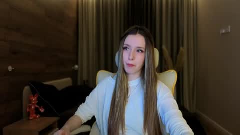 Chloe online show from July 2, 7:31 pm