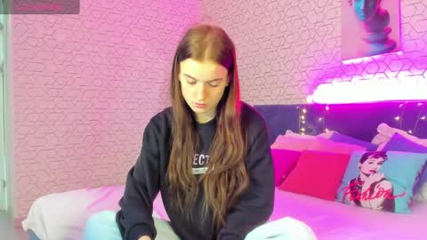 Stacey GMT5 Mo Tu We Th Fr Sa 3am -10am online show from December 17, 1:50 am