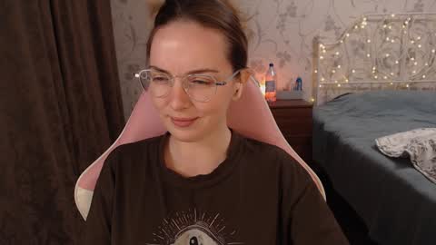 Alice online show from December 19, 6:01 pm