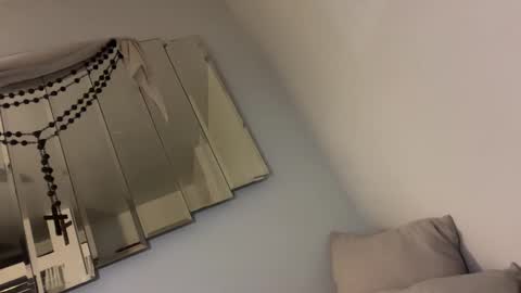 stargirlrising online show from April 19, 4:01 am