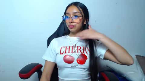 Stefanny lopez online show from March 5, 12:00 pm