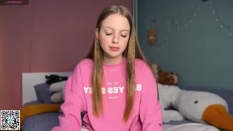 STEFI  Streams every day from 10 PM GTM1  online show from January 11, 8:03 pm