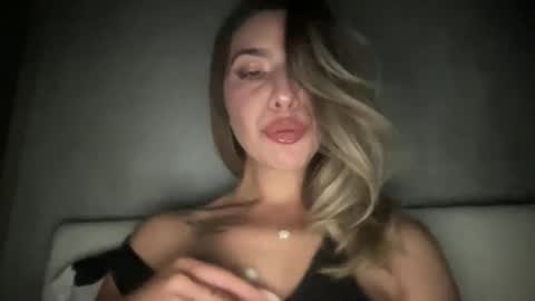 Snapshot of stefy_glow chatting on October 17, 9:51 pm stefy_glow online show from October 17, 9:51 pm