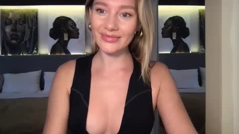 Stella online show from December 3, 2:25 am