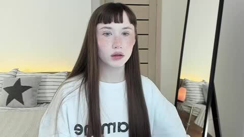 stella_sunny online show from April 8, 8:05 am