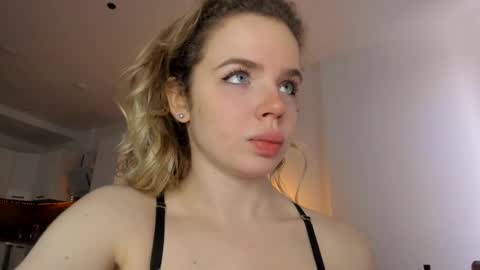 Asella online show from March 5, 8:32 am