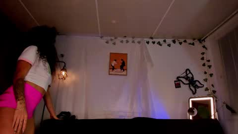 Snapshot of stellart_ chatting on March 5, 1:42 am stellart_ online show from March 5, 1:42 am