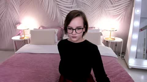 Stella online show from March 1, 4:37 am