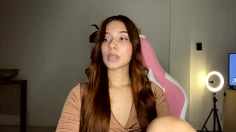 Snapshot of steph_y1030 chatting on January 18, 3:31 am stephany online show from January 18, 3:31 am