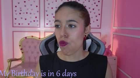 Stephania online show from October 11, 1:25 pm