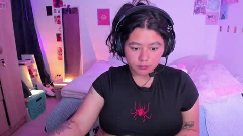 Snapshot of stephanifox chatting on February 4, 2:07 am Stephanie online show from February 4, 2:07 am