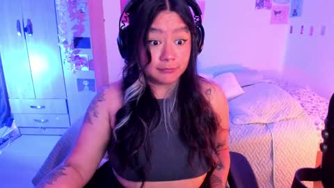 Snapshot of stephanifox chatting on February 26, 6:25 pm Stephanie online show from February 26, 6:25 pm
