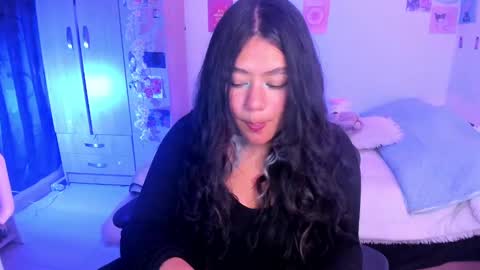 Snapshot of stephanifox chatting on February 21, 12:27 am Stephanie online show from February 21, 12:27 am