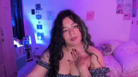 Snapshot of stephanifox chatting on December 20, 12:08 am Stephanie online show from December 20, 12:08 am