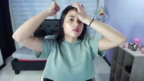 stephany_rodriguez_ online show from March 2, 12:47 pm