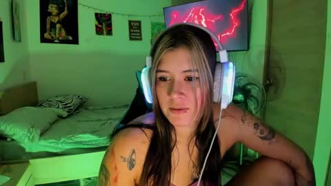 Snapshot of stephany_uwu chatting on January 21, 1:18 am Stephany independient model online show from January 21, 1:18 am