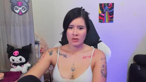 Snapshot of stephany_uwu chatting on October 4, 1:44 am Stephany independient model online show from October 4, 1:44 am