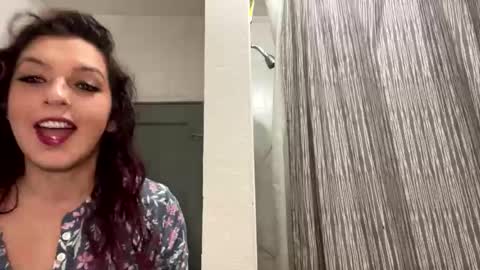 Snapshot of straightoutthetrailer chatting on March 6, 4:41 am lucille beatrice luficer call me lucy online show from March 6, 4:41 am