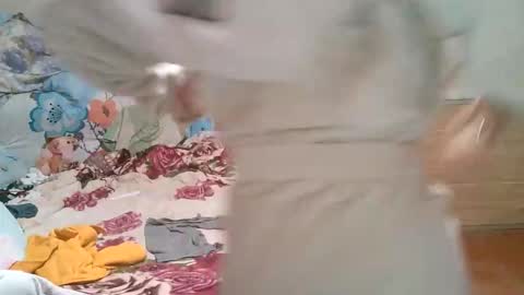 Strawberry Storm online show from April 18, 8:09 pm