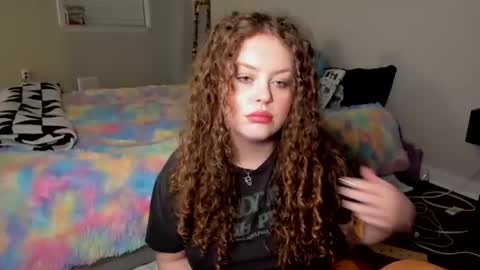 Strwbby online show from November 7, 5:24 am